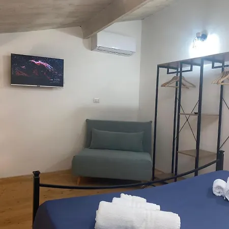 Casa Del Vicolo Apartment *